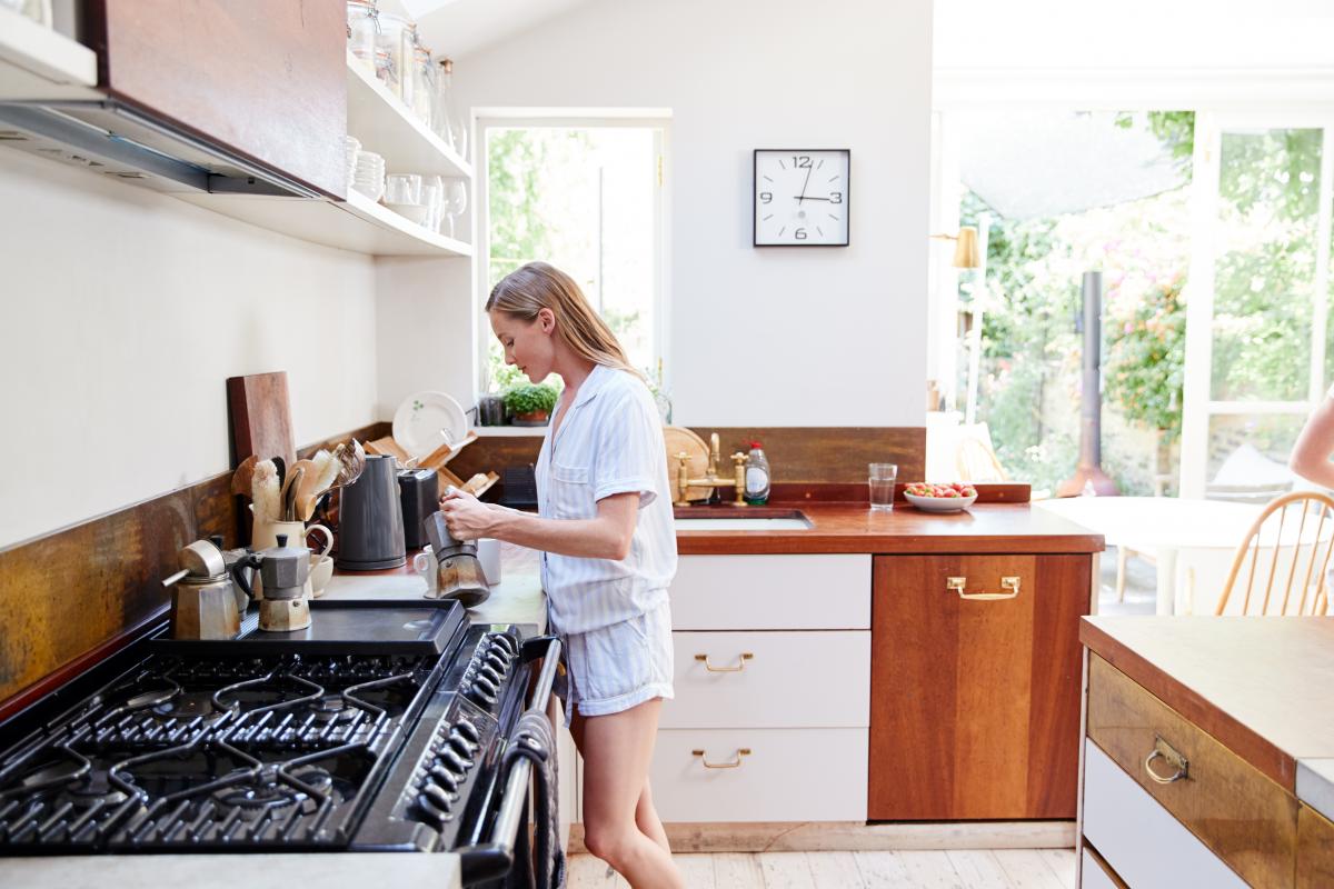 L-shaped kitchen