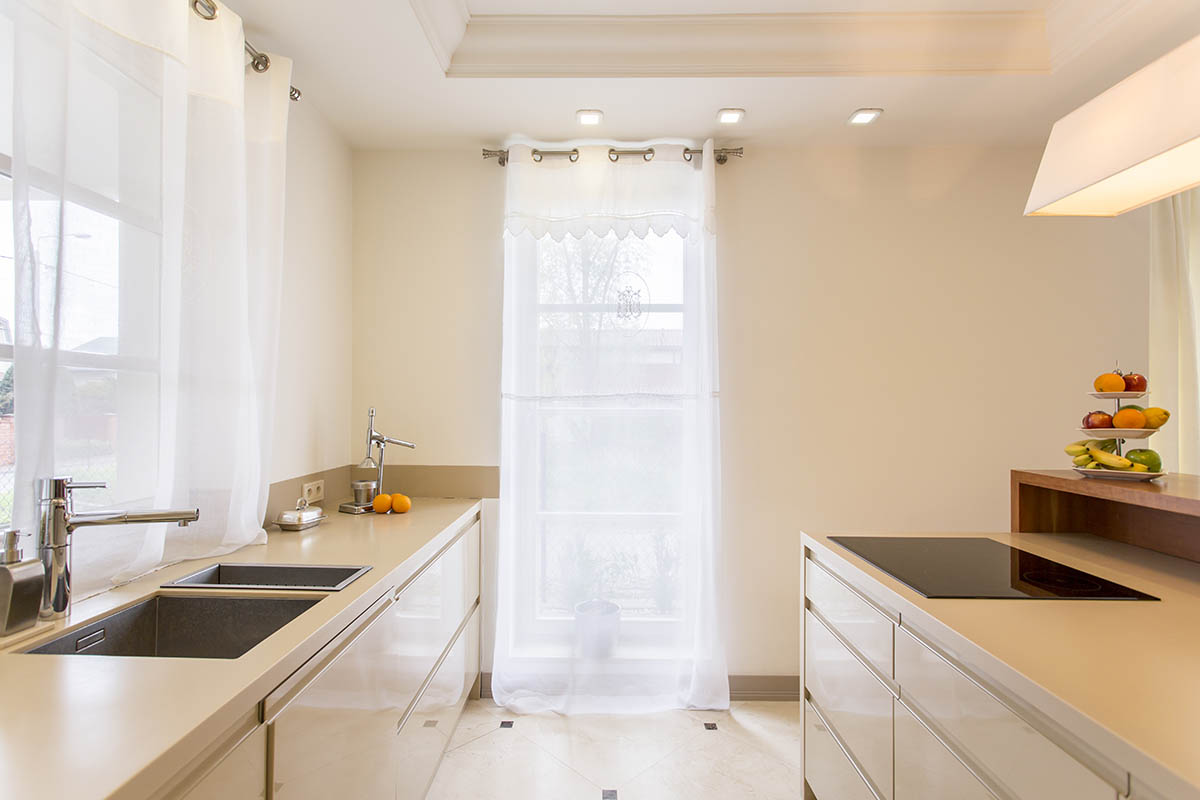 contemporary minimalistic kitchen design in Surrey UK